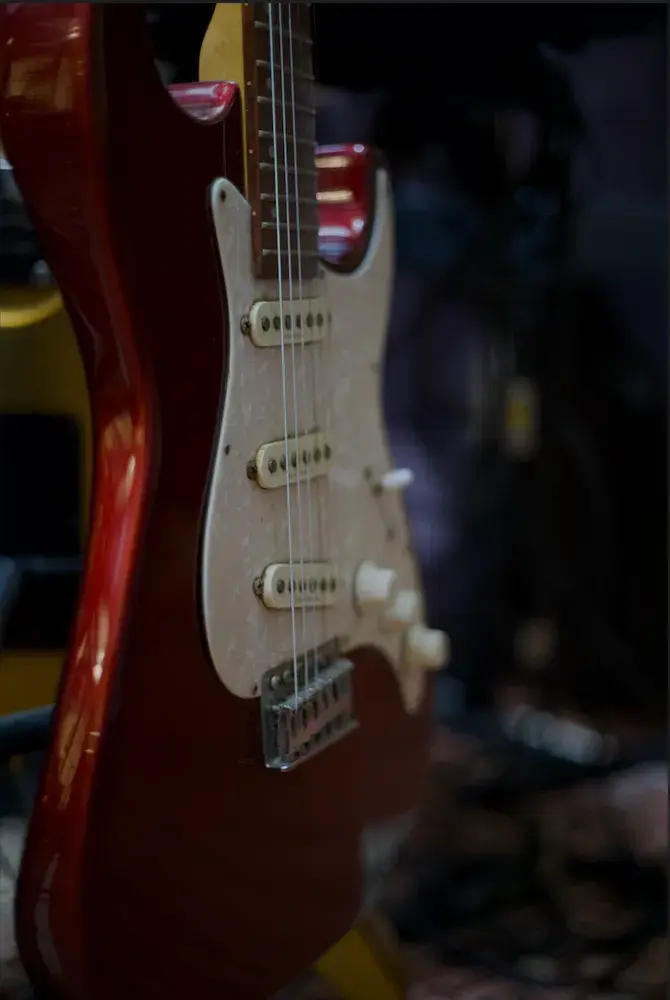 Guitar & Ukulele